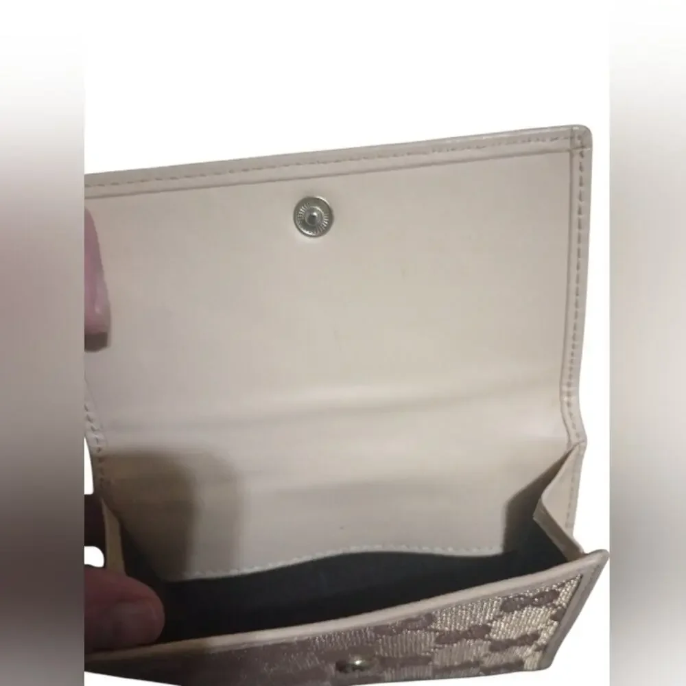 Authentic Gucci Pink and Silver D Ring Abby Compact Wallet - Picture 16 of 16